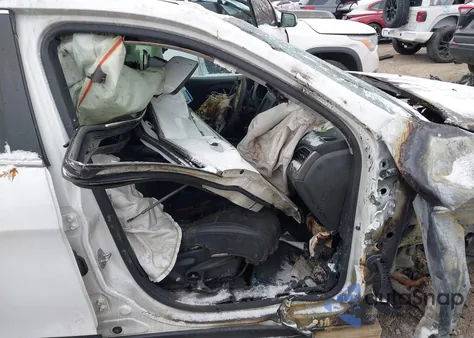 2019 Jeep Cherokee Latitude Plus 4X4 from USA, damaged, VIN 1C4PJMLB9KD271702